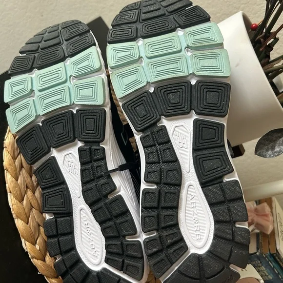 New Balance 840 Sneakers - Picture 5 of 5